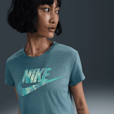 Nike Sportswear Women's T-Shirt. Nike.com